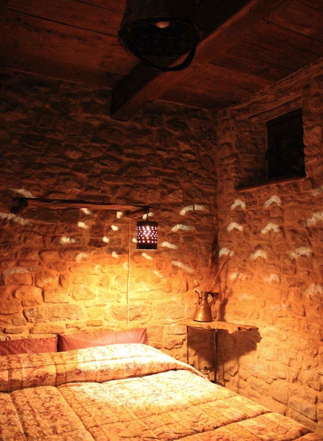 camera erminia illuminazione